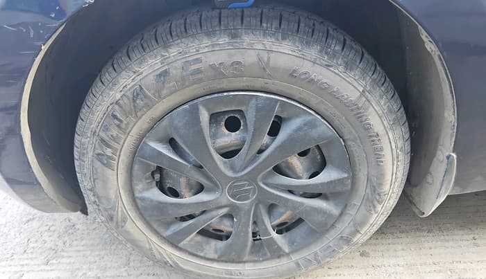2018 Maruti Swift VXI, Petrol, Manual, 94,981 km, tyre