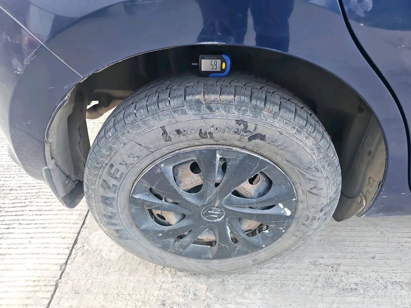 2018 Maruti Swift VXI, Petrol, Manual, 94,981 km, tyre