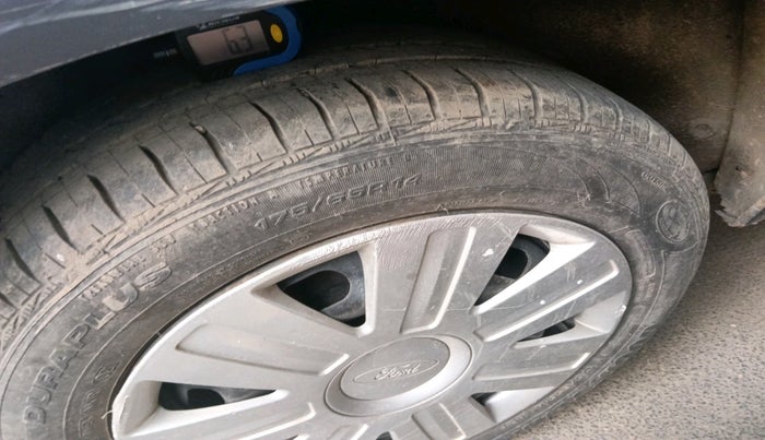 2011 Ford Figo TITANIUM 1.4 DIESEL, Diesel, Manual, 1,06,098 km, tyre