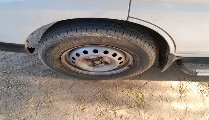 2022 Maruti Eeco 5 STR AC CNG, CNG, Manual, 1,03,119 km, tyre