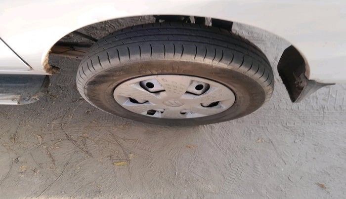 2022 Maruti Eeco 5 STR AC CNG, CNG, Manual, 1,03,119 km, tyre