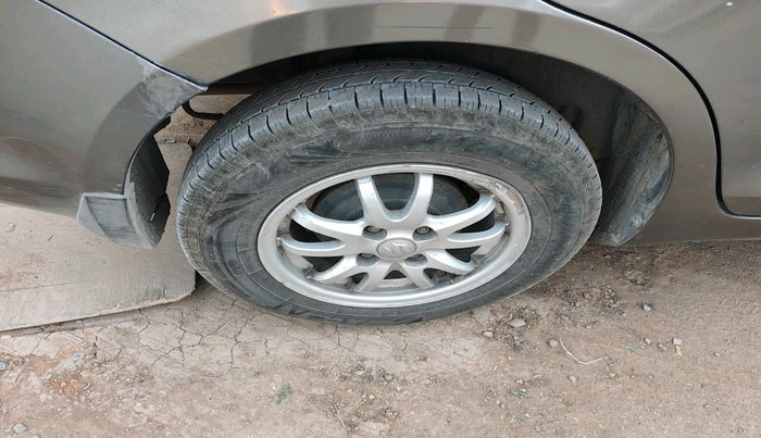 2015 Maruti Swift Dzire VXI, Petrol, Manual, 1,19,302 km, tyre