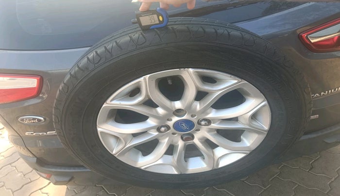 2017 Ford Ecosport TITANIUM 1.5L DIESEL, Diesel, Manual, 1,61,499 km, tyre