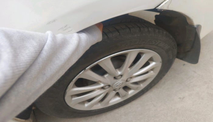 2011 Toyota Etios V, Petrol, Manual, 1,58,505 km, tyre