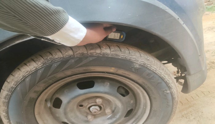 2021 Renault TRIBER RXL MT, Petrol, Manual, 2,06,037 km, tyre