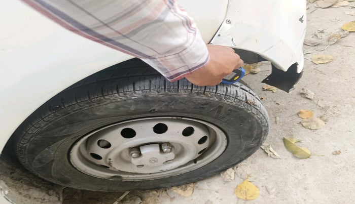 2015 Hyundai i10 MAGNA 1.1, Petrol, Manual, 67,303 km, tyre