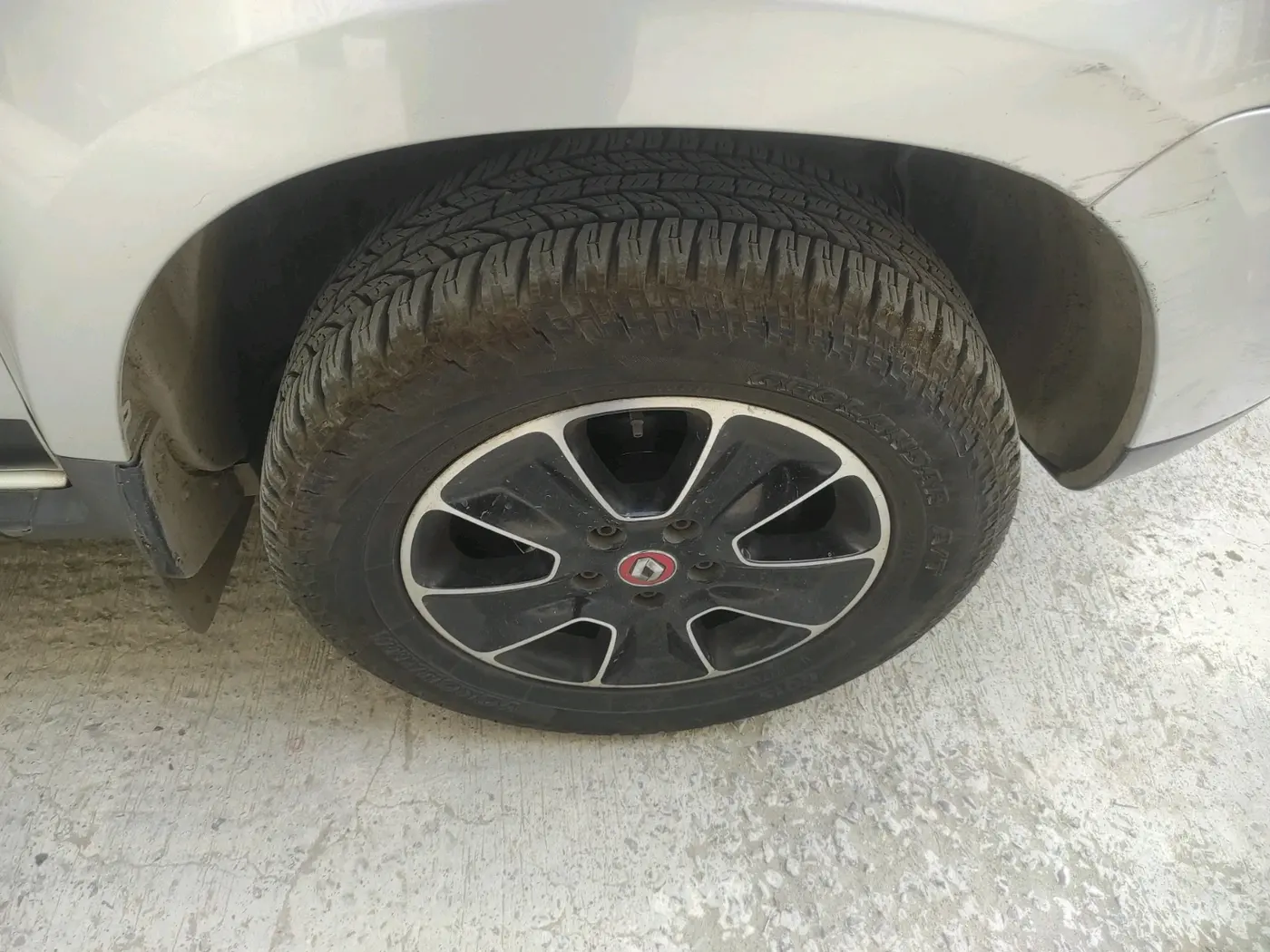 2017 Renault Duster RXS CVT, Petrol, Automatic, 58,511 km, tyre