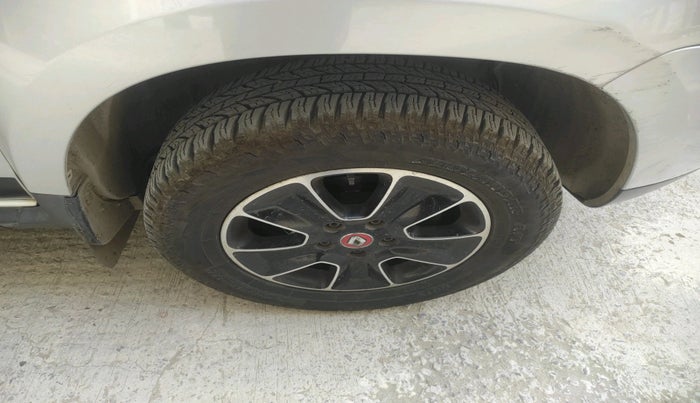 2017 Renault Duster RXS CVT, Petrol, Automatic, 58,511 km, tyre