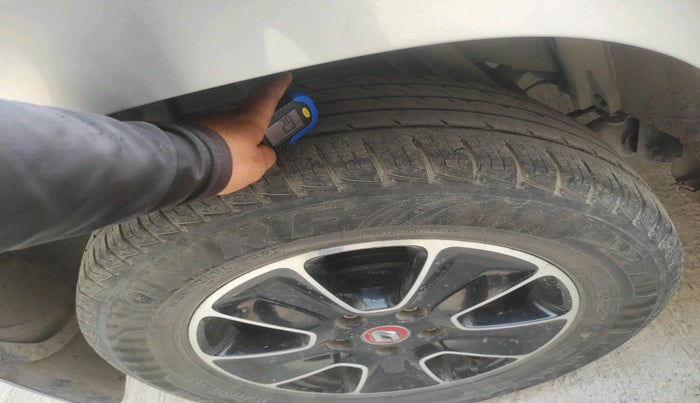 2017 Renault Duster RXS CVT, Petrol, Automatic, 58,511 km, tyre