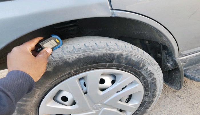 2023 Maruti Eeco 5 STR AC CNG, CNG, Manual, 33,485 km, tyre