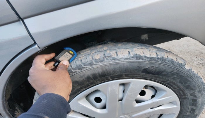 2023 Maruti Eeco 5 STR AC CNG, CNG, Manual, 33,485 km, tyre