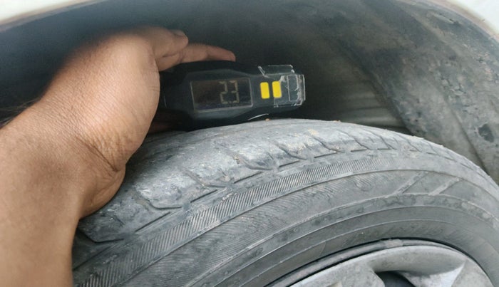 2015 Honda Jazz 1.5L I-DTEC SV, Diesel, Manual, 1,18,116 km, tyre