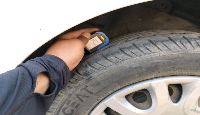 2011 Hyundai i20 MAGNA 1.4 CRDI, Diesel, Manual, 2,10,881 km, tyre