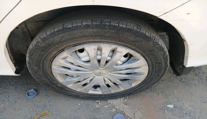 2014 Honda Mobilio 1.5L I-DTEC E, Diesel, Manual, 97,264 km, tyre