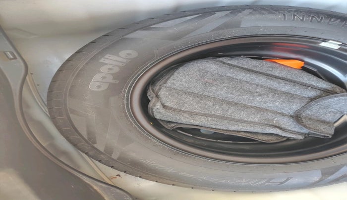 2023 Hyundai VENUE S (O) 1.0 Turbo Petrol DCT, Petrol, Automatic, 18,565 km, tyre