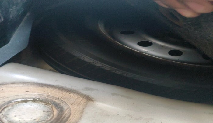 2013 Maruti Swift LDI, Diesel, Manual, 2,81,013 km, tyre