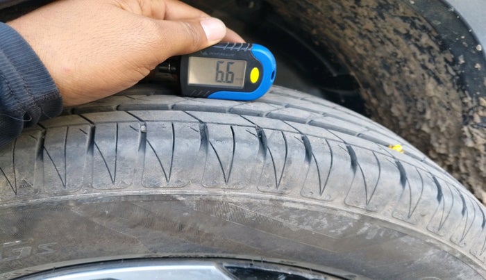 2025 KIA SONET HTK (O) 1.5 Diesel MT, Diesel, Manual, 13,502 km, tyre