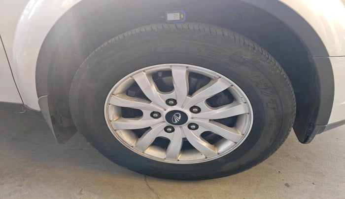 2016 Mahindra XUV500 W10, Diesel, Manual, 89,877 km, tyre