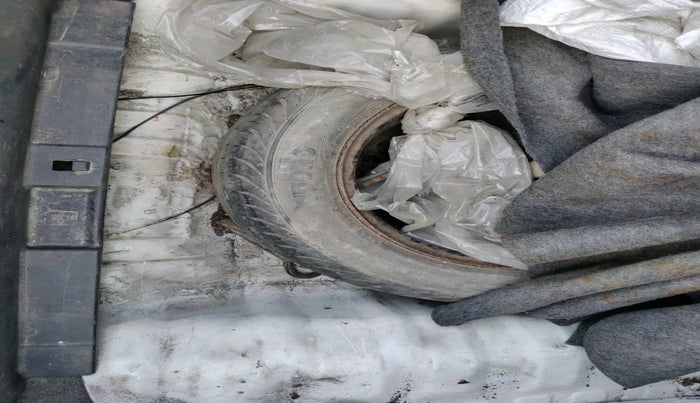 2011 Honda City 1.5L I-VTEC V MT, Petrol, Manual, 1,00,125 km, tyre