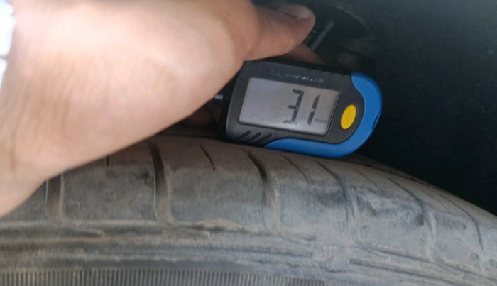 2012 Skoda Laura ELEGANCE 2.0 TDI CR AT, Diesel, Automatic, 1,08,091 km, tyre