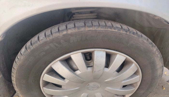 2005 Maruti Zen LXI, Petrol, Manual, 80,877 km, tyre