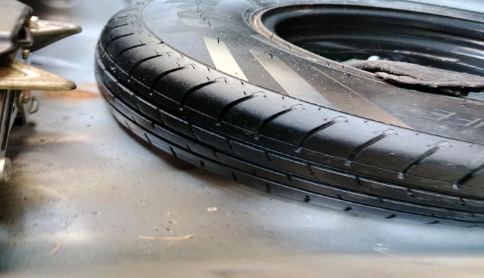 2020 Maruti Dzire VXI, Petrol, Manual, 84,465 km, tyre