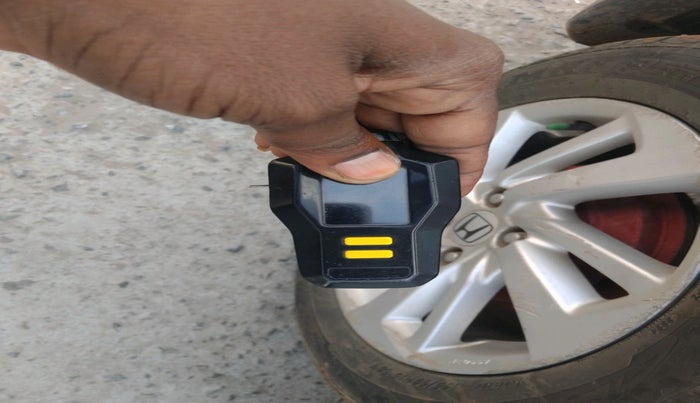 2015 Honda Jazz 1.5L I-DTEC V, Diesel, Manual, 1,64,450 km, tyre