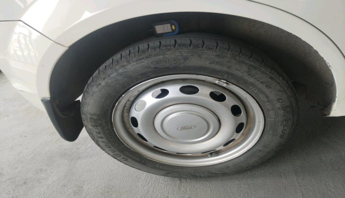 2015 Ford Figo LXI 1.2 PETROL, Petrol, Manual, 91,698 km, tyre