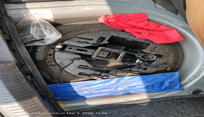 2017 Volkswagen Polo GT TSI AT, Petrol, Automatic, 57,555 km, tyre