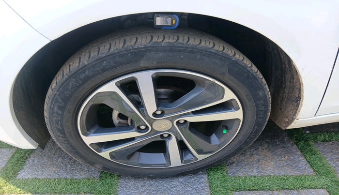 2020 Tata ALTROZ XZ PETROL, Petrol, Manual, 39,121 km, tyre