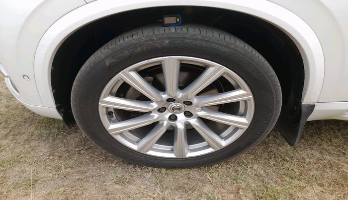 2017 Volvo XC 90 D5 Inscription, Diesel, Automatic, 1,45,933 km, tyre