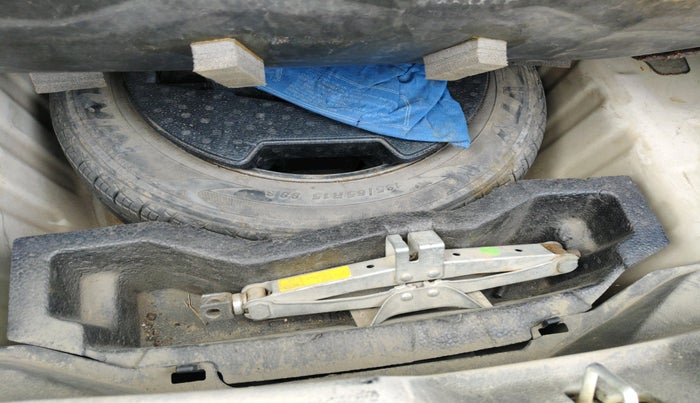 2015 Maruti Ciaz ZDI+, Diesel, Manual, 2,08,687 km, tyre