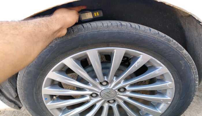 2015 Maruti Ciaz ZDI+, Diesel, Manual, 2,08,687 km, tyre