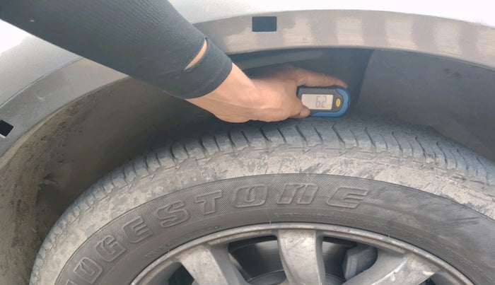 2017 Mahindra XUV500 W10 1.99, Diesel, Manual, 1,08,769 km, tyre