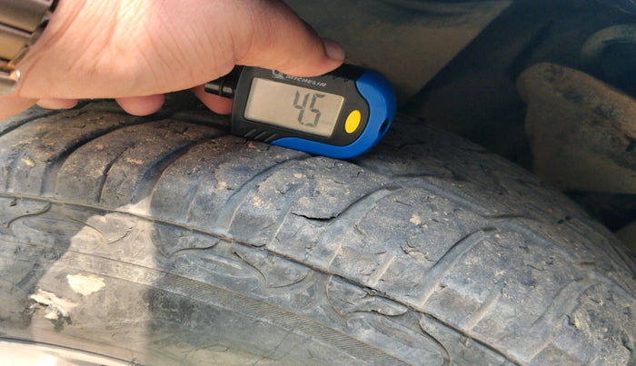 2016 Mahindra XUV500 W10, Diesel, Manual, 63,596 km, tyre