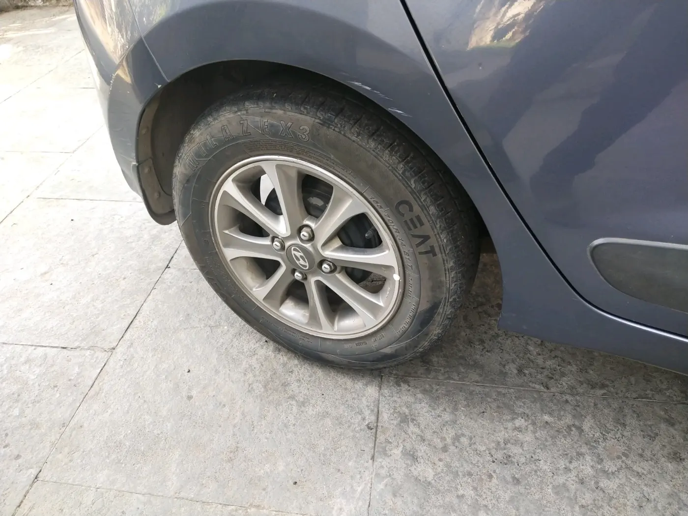 2015 Hyundai Grand i10 ASTA 1.2 KAPPA VTVT, Petrol, Manual, 75,464 km, tyre