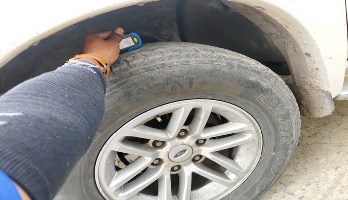 2011 Ford Endeavour 3.0L 4X4 AT, Diesel, Automatic, 1,98,005 km, tyre