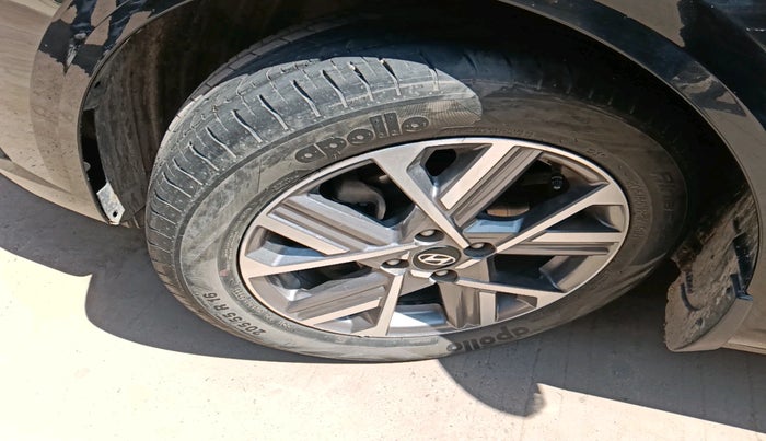 2023 Hyundai Verna SX 1.5 l MPI, Petrol, Manual, 38,219 km, tyre