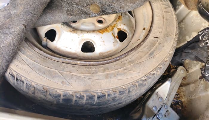 2011 Maruti Alto K10 LXI, Petrol, Manual, 2,37,420 km, tyre
