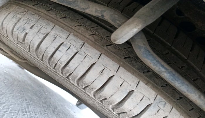 2021 Maruti Ertiga VXI CNG, CNG, Manual, 1,02,656 km, tyre