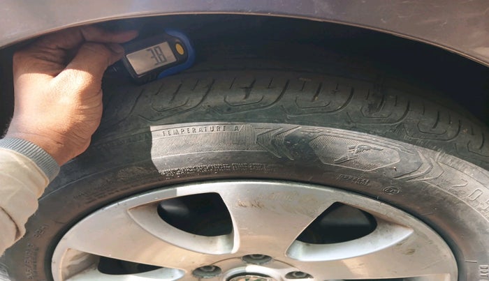 2010 Skoda Superb ELEGANCE 2.0 TDI CR AT, Diesel, Automatic, 1,38,461 km, tyre