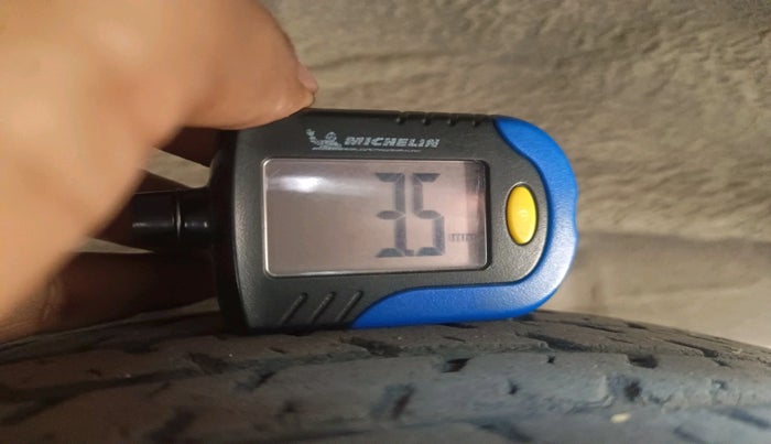 2011 Hyundai Eon MAGNA O, Petrol, Manual, 1,38,124 km, tyre