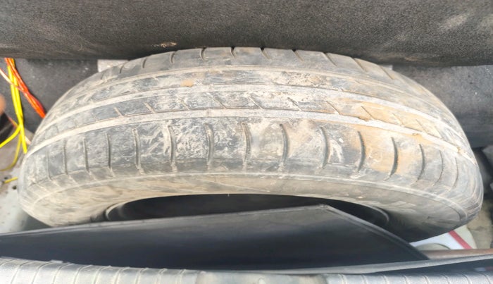 2016 Hyundai Elite i20 MAGNA 1.2, CNG, Manual, 72,812 km, tyre