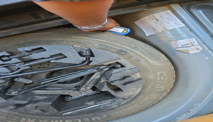 2015 Volkswagen Polo HIGHLINE1.5L, Diesel, Manual, 80,089 km, tyre