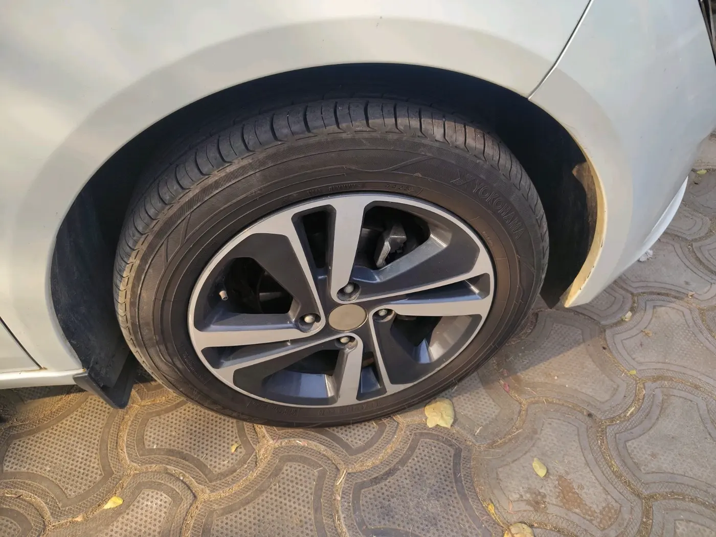 2023 Tata ALTROZ XZ CNG, CNG, Manual, 79,000 km, tyre
