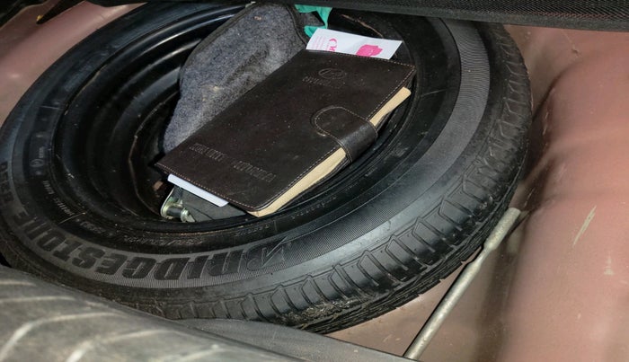 2017 Hyundai Elite i20 ASTA 1.2 DUAL TONE, Petrol, Manual, 1,34,932 km, tyre