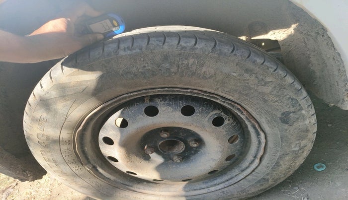 2013 Maruti Swift Dzire VDI, Diesel, Manual, 1,30,627 km, tyre