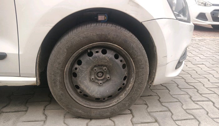 2018 Volkswagen Polo COMFORTLINE 1.0L MPI, Petrol, Manual, 65,001 km, tyre