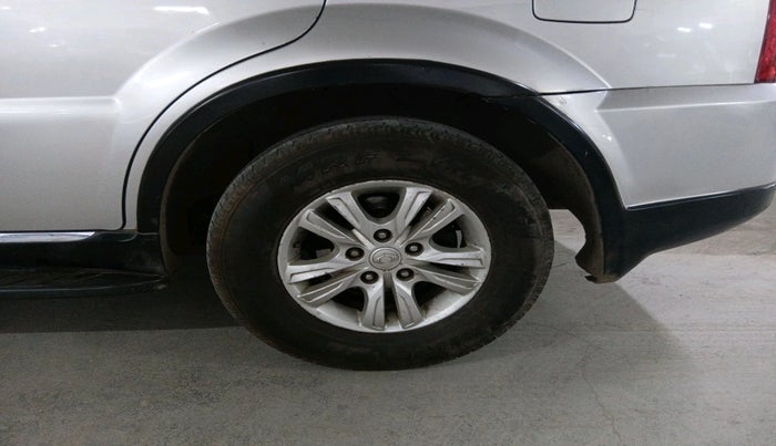 2014 Ssangyong Rexton RX7, Diesel, Automatic, 1,88,481 km, tyre