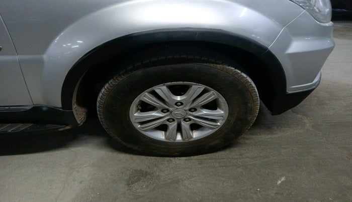 2014 Ssangyong Rexton RX7, Diesel, Automatic, 1,88,481 km, tyre